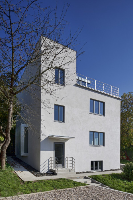 Ťoupalíkova vila, Studio Hangár