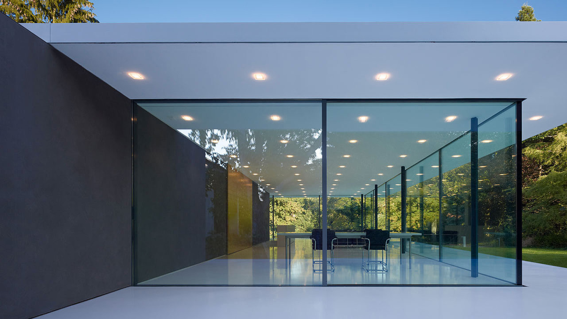 Posuvná okna - sklo od podlahy do stropu i u posuvných polí