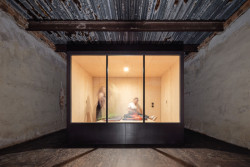 Fungují v poměrně vysokém standardu – je do nich zavedená elektřina, dá se zde svítit.