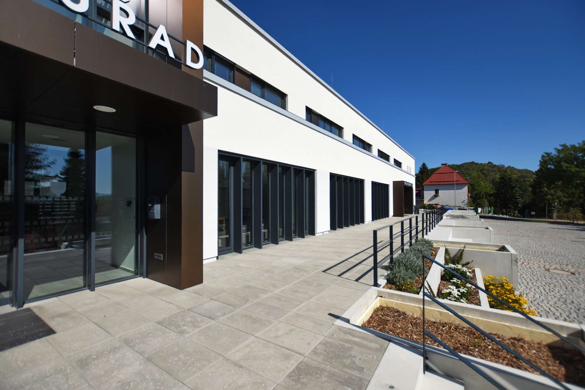 Radnice a kulturní dům Chlumec, Ondřej Tuček, Viktor Tuček - foto