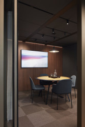 Pavilion O od Kettal v showroomu Konsepti v pražských Holešovicích