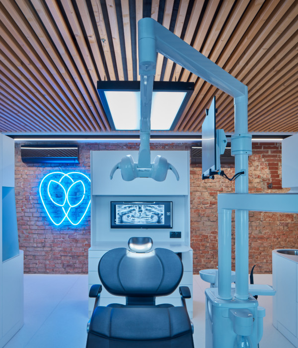 Dentální klinika myTREEDK v Opavě, QARTA Architektura / David Wittassek