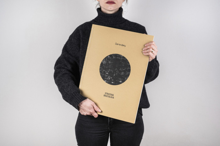 Cenu za dlouhodobý hospodářský přínos v oblasti designu vyhrálo občanské sdružení Čierne diery věnující se popularizaci architektury