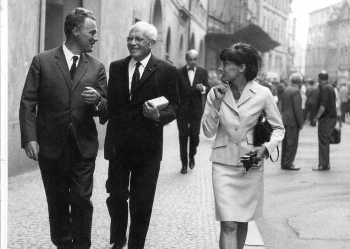 Zleva: Vladimír Machonin, Pier Luigi Nervi, Věra Machoninová.