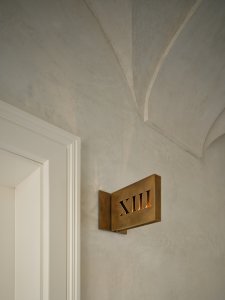 Mosazné detaily (Rekonstrukce měšťanský dům na Valdštejnském náměstí, Formafatal)
