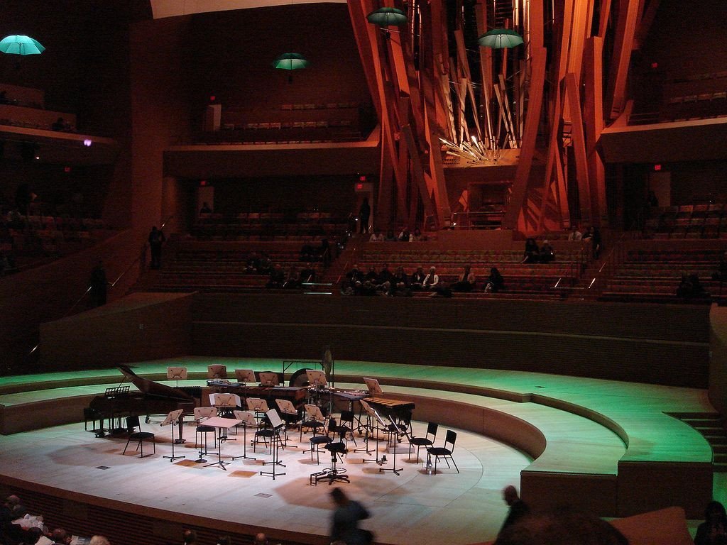 Frank Gehry, koncertní sál Walta Disneyho, interiér,  foto