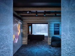 Jsou tu i prostory pro výstavy a promítání (Centrum Hořec; ADR)