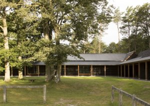 Boidot Robin architectes, komunitní dílna v Poigny-la-forêt, foto