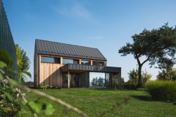 Dřevostavby VESPER HOMES spojují krásnou architekturu, zdravé prostředí i příjemnou atmosféru. (Na obrázku rodinný dům v Opavě)