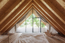 ov-a, Dům u Železného Brodu – foto