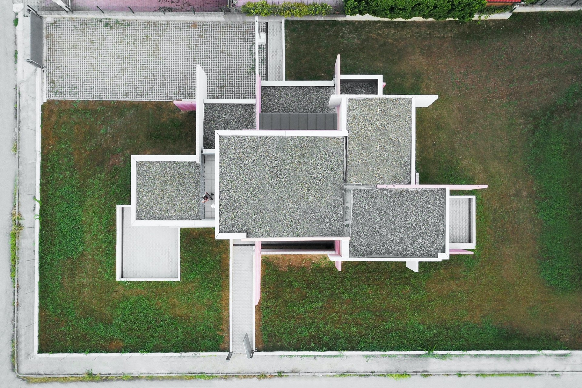 Houses of Cards, Cat House, Elastico Farm © Atelier XYZ