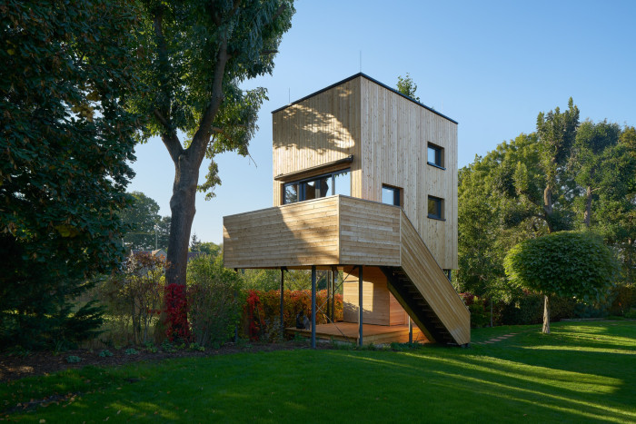 Dřevěný výměnek na Praze 4 od studia PRAJAGA