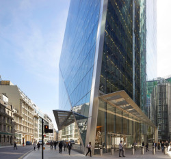 V centru Londýna přibyly dvě nové prosklené stavby, které jsou díky speciální izolační ochraně skla energeticky nenáročné.