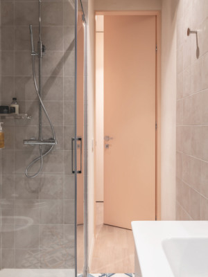 Skrytá zárubeň ECLISSE Syntesis Battente (Apartmán Porto San Giorgio; Francesco Valentini )