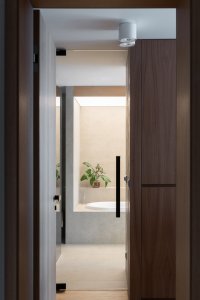 Přestavba řadového domu v Praze-Dědině od studia SOA architekti