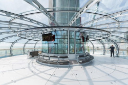 Pozorovací věž British Airwaves i360 od Marks Barfield Architects