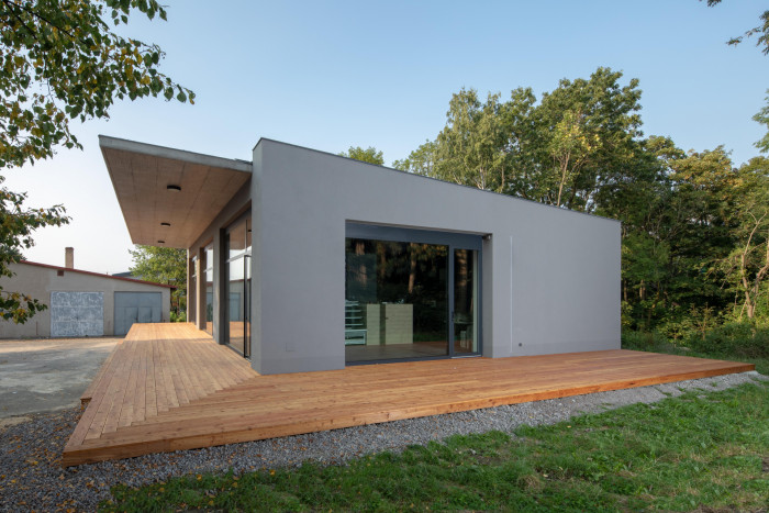 Přestavba garáží v Trojanovicích pro komerční účely od Kamil Mrva Architects