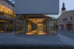 Obchodní centrum v Rožnově pod Radhoštěm