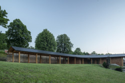 Společenský sál farního centra v Lidečku od studia AEIOU