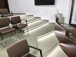 ATELIER SCHMIDT navrhl rekonstrukci společenského sálu v budově děčínského magistrátu.