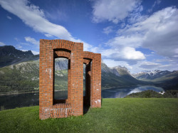 Artscape Norway - Beacon, Per Kirkeby, Artscape Norland, Meløy municipality, 1992 - foto