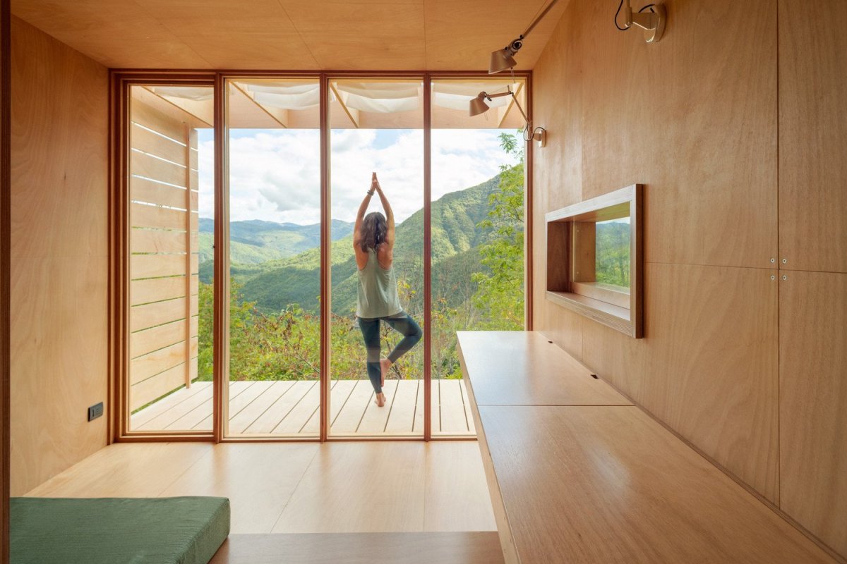 Mladí italští architekti postavili za dva týdny malou stavbu v Apeninách určenou k rozjímání a meditaci