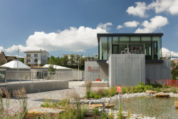 Česká společnost KOMA MODULAR uplatňuje modularitu na stavbách různých typologií. Díky inovacím jsou považováni za špičku mezi architekty i stavaři