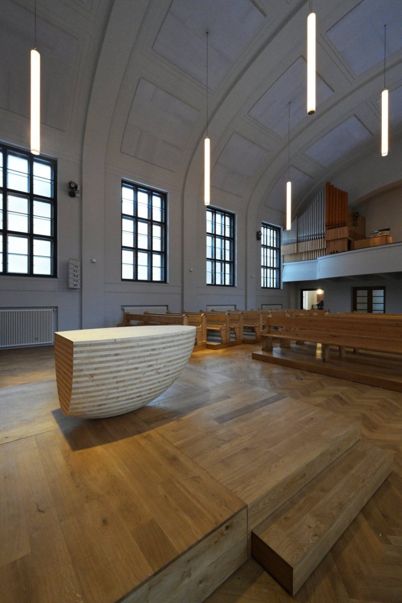 Sbor ČCE na Smíchově, MCA atelier: Jeden z mála evangelických kostelů, kde se architekti vybírali soutěží.