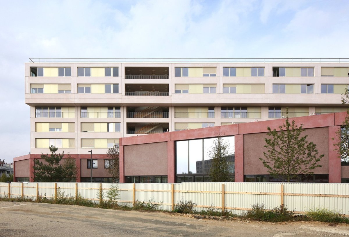 Vysokoškolské koleje Résidence Palaiseau ve Francii, studio 51N4E a Bourbouze & Graindorge