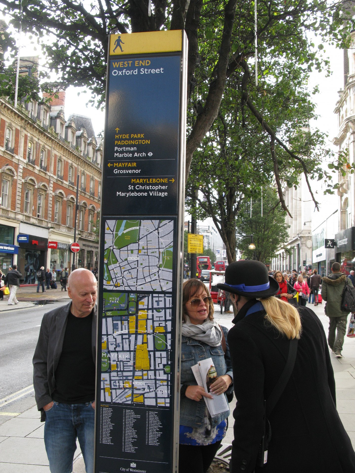 Informačně-orientační panel ve veřejném prostranství, Legible London. Zdroj: CZECHDESIGN