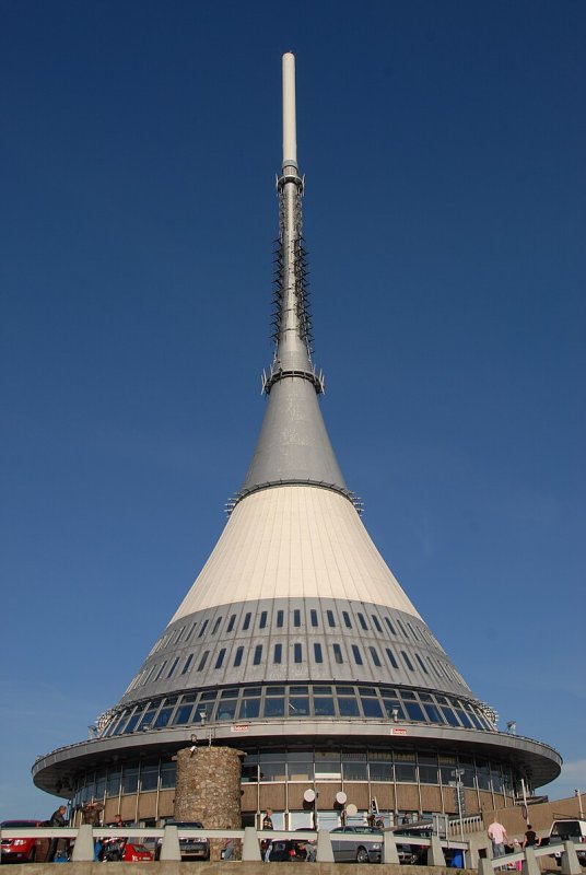 Horský hotel a vysílač Ještěd
