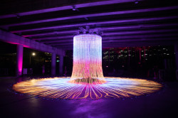 Signal Festival vstupuje do druhé dekády své existence. Spojuje historické kulisy milované Prahy s nejnovějšími technologiemi a současnými společenskými tématy