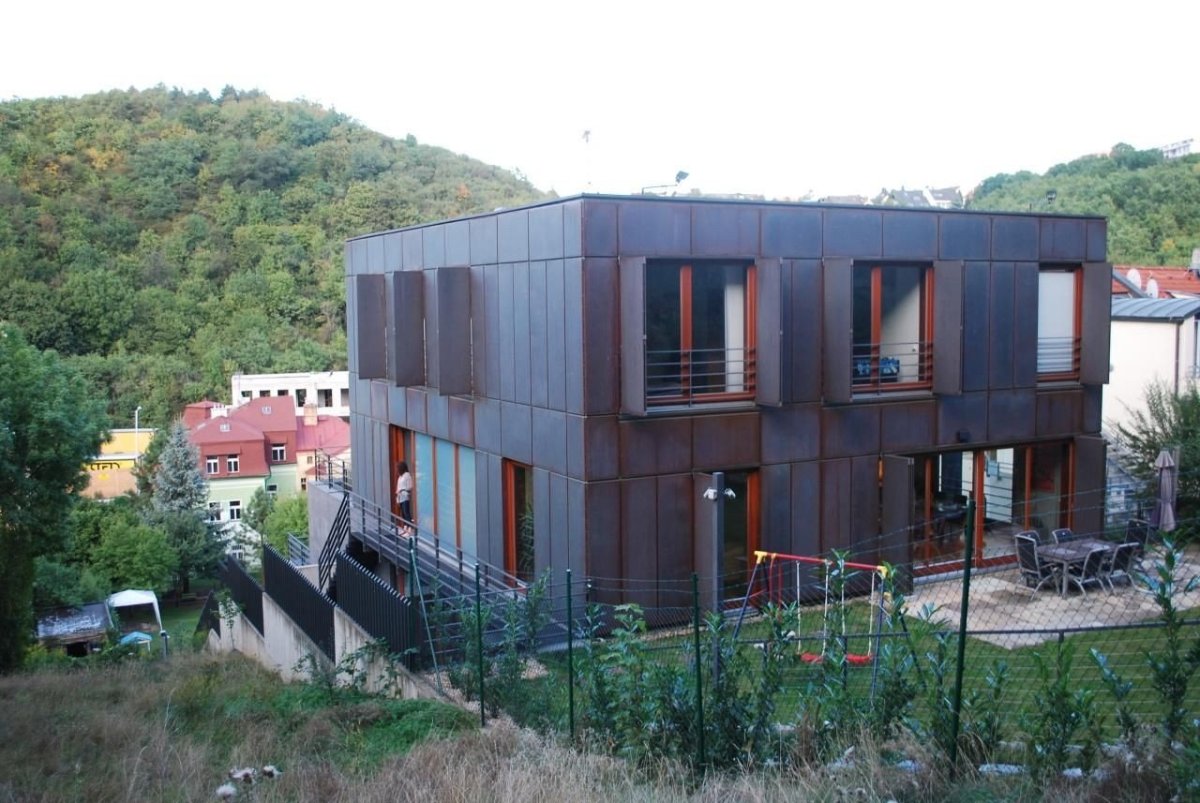Pavel Hnilička Architekti, Terasový dům v Praze 5-Košířích – foto