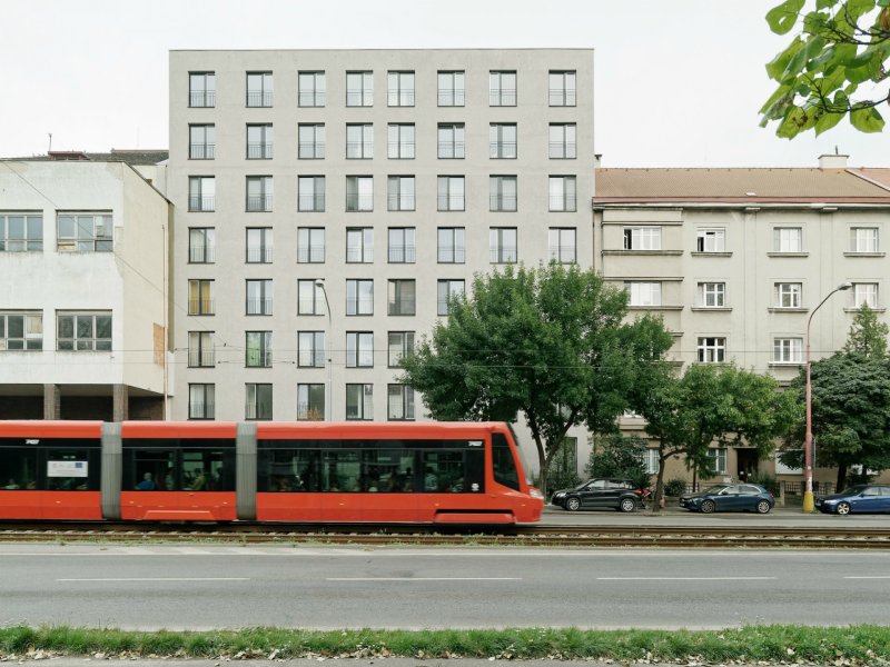 Bytový dům Račianska, GutGut