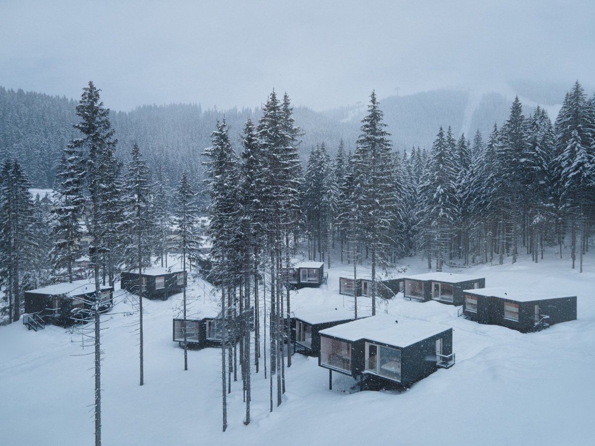 Sheltre pre hotel Bjornson, Ark-shelter / Michiel De Backer, Viktor Mikovčák, Martin Mikovčák