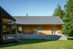 Dům s vymínkem od studia Klar