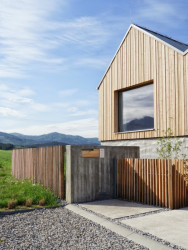 Dom Hora, Archholiks.