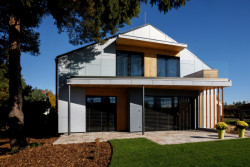 Nízkoenergetický dům po rekonstrukci od ateliéru Vostracký poblíž Českých Budějovic