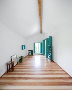 Malý dům s monumentální sprchou v Amarante, fala atelier
