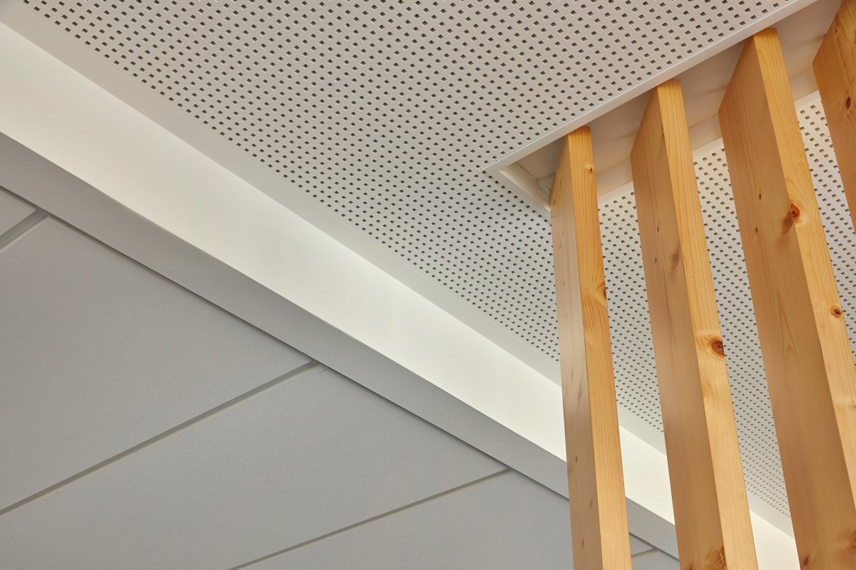 Studio SCHINDLER SEKO ARCHITEKTI navrhlo novou administrativní budovu DOCK IN FOUR na rozhraní Karlína a Libně