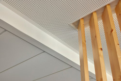 Studio SCHINDLER SEKO ARCHITEKTI navrhlo novou administrativní budovu DOCK IN FOUR na rozhraní Karlína a Libně