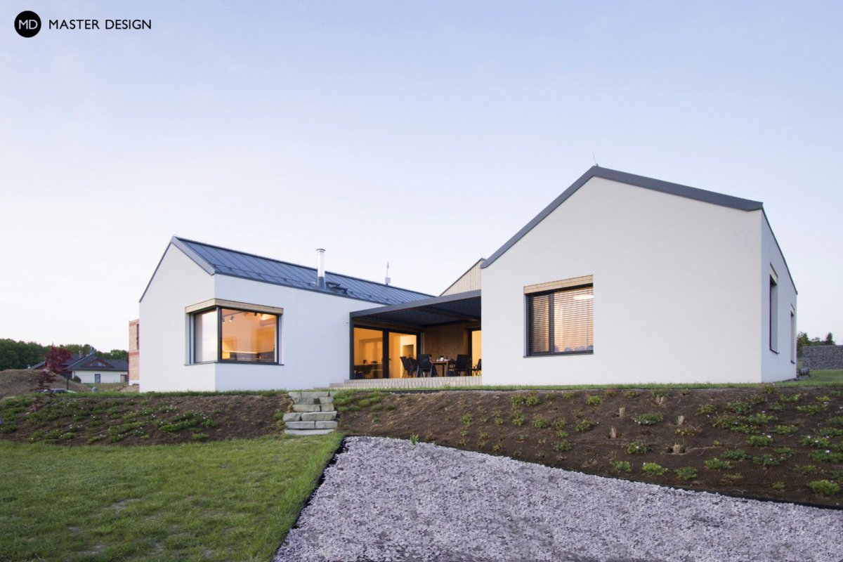 Bungalov s krytým stáním, Pržno, Master Design.