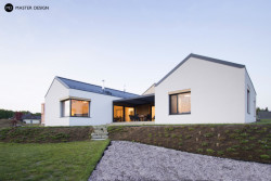 Bungalov s krytým stáním, Pržno, Master Design.