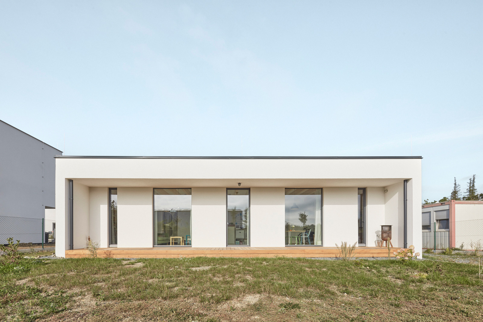 Vznikl bungalov 4+kk (Chytrý dům v Dobříši, 0,5 Studio)