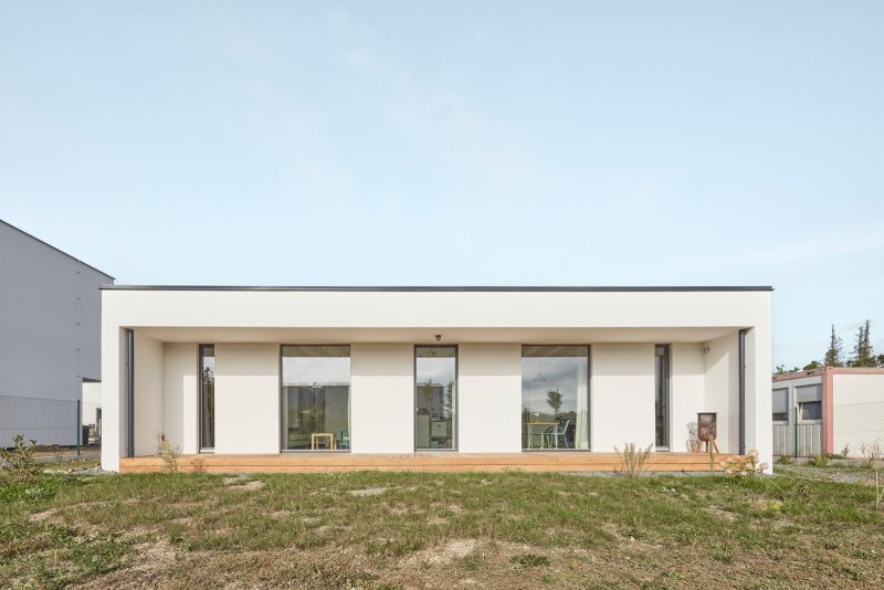 Vznikl bungalov 4+kk (Chytrý dům v Dobříši, 0,5 Studio)