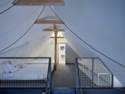 V apartmánu (Centrum Hořec; ADR)