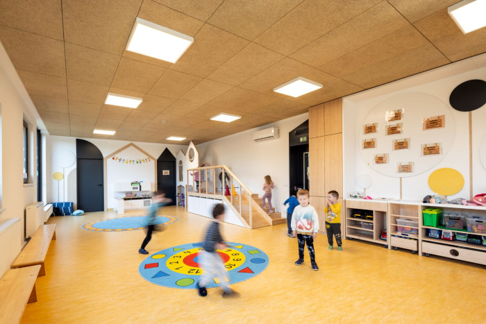 Interiér Mateřská škola v Uhříněvsi od KOMA MODULAR