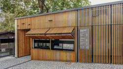 Nový vstupn objekt, přibyly celkem tři.