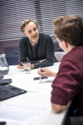 Na Fakultě architektury ČVUT v Praze probíhá oblíbená série listopadových přednášek November Talks, tentokrát na téma materiály.