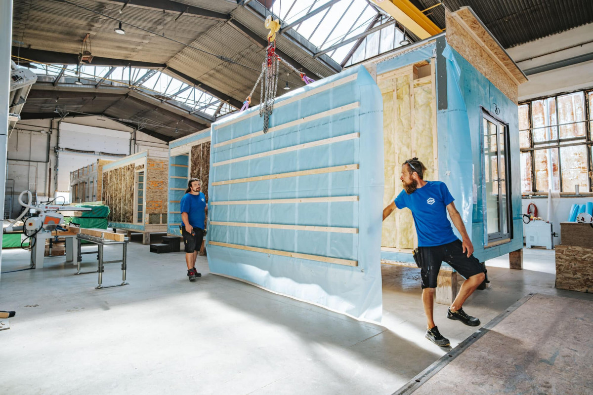 Eko Modular se věnuje výrobě a návrhům modulárních domů na míru. 